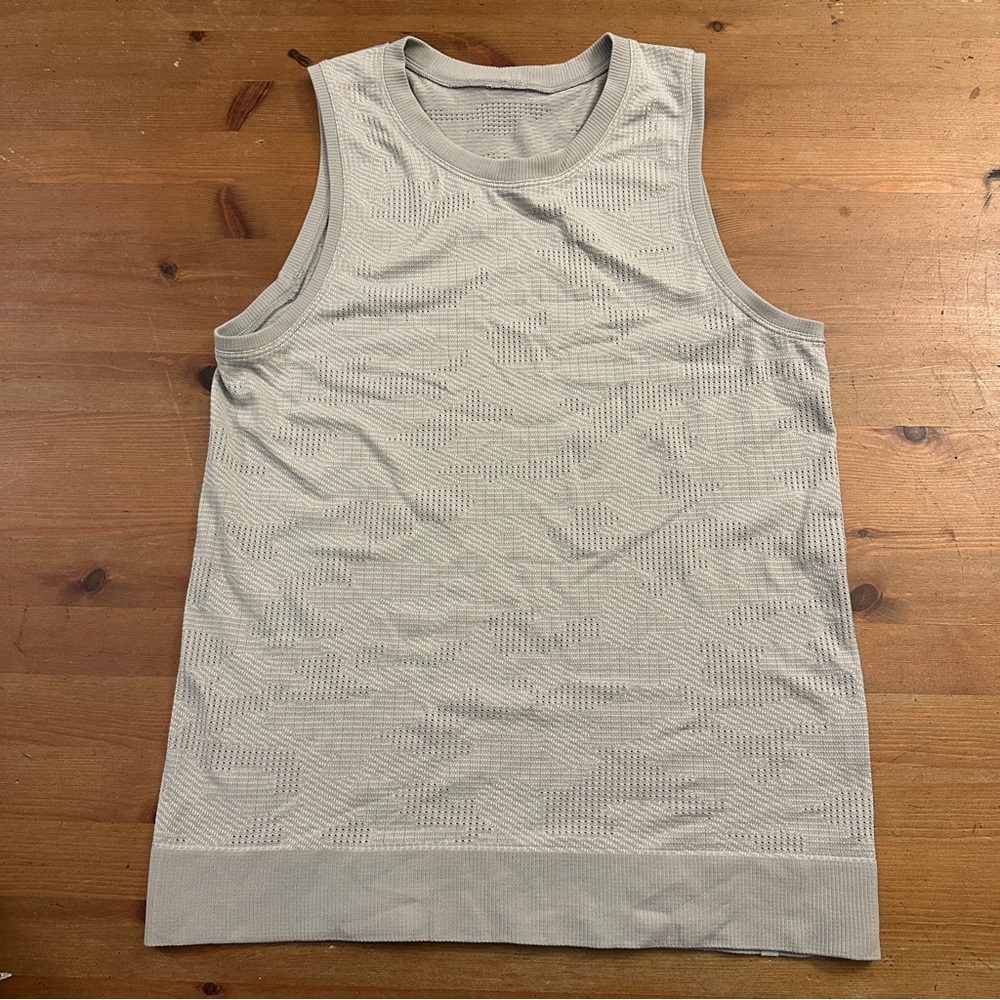 Lululemon Swiftly Breathe muscle tank Sleeveless Vented Camo Silver Drop/Vapor